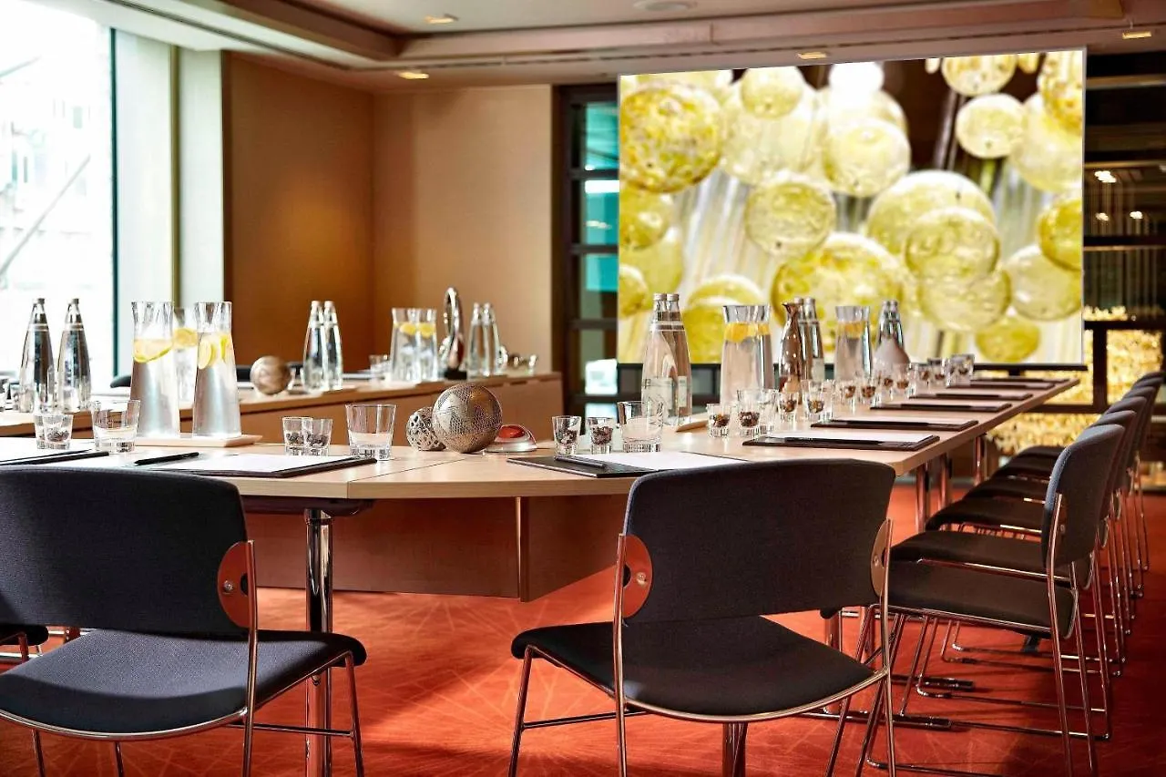 Renaissance Istanbul Polat Bosphorus Hotel 5*,